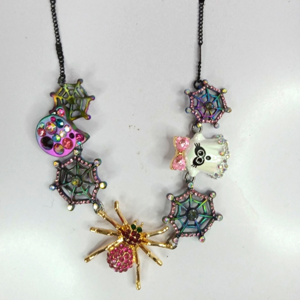 Betsey johnson spooky necklace